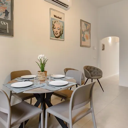 Napoleone - New Near Historic Center Florence